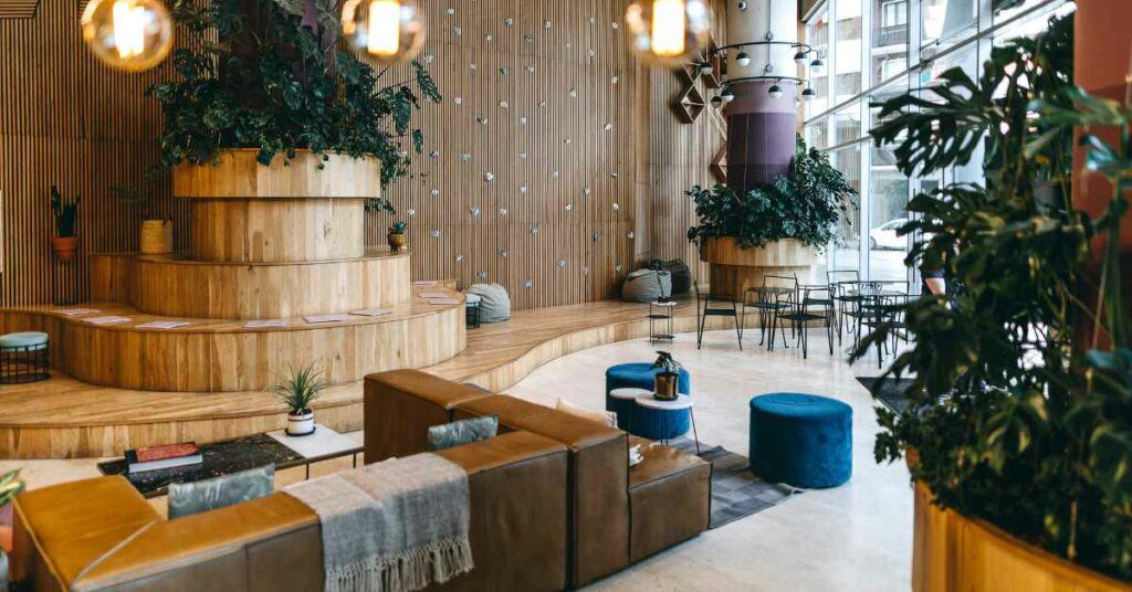 Desain Lobby Kantor Modern luxury dengan sentuhan warna gold Smart Offices solusi kantor modern di Indonesia